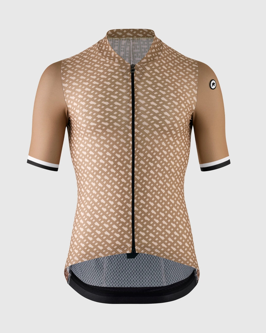 SALE【ASSOS / アソス】2024 MILLE GT JERSEY S11 BOSS × ASSOS camel（コンフォート系 半袖ジャージ）