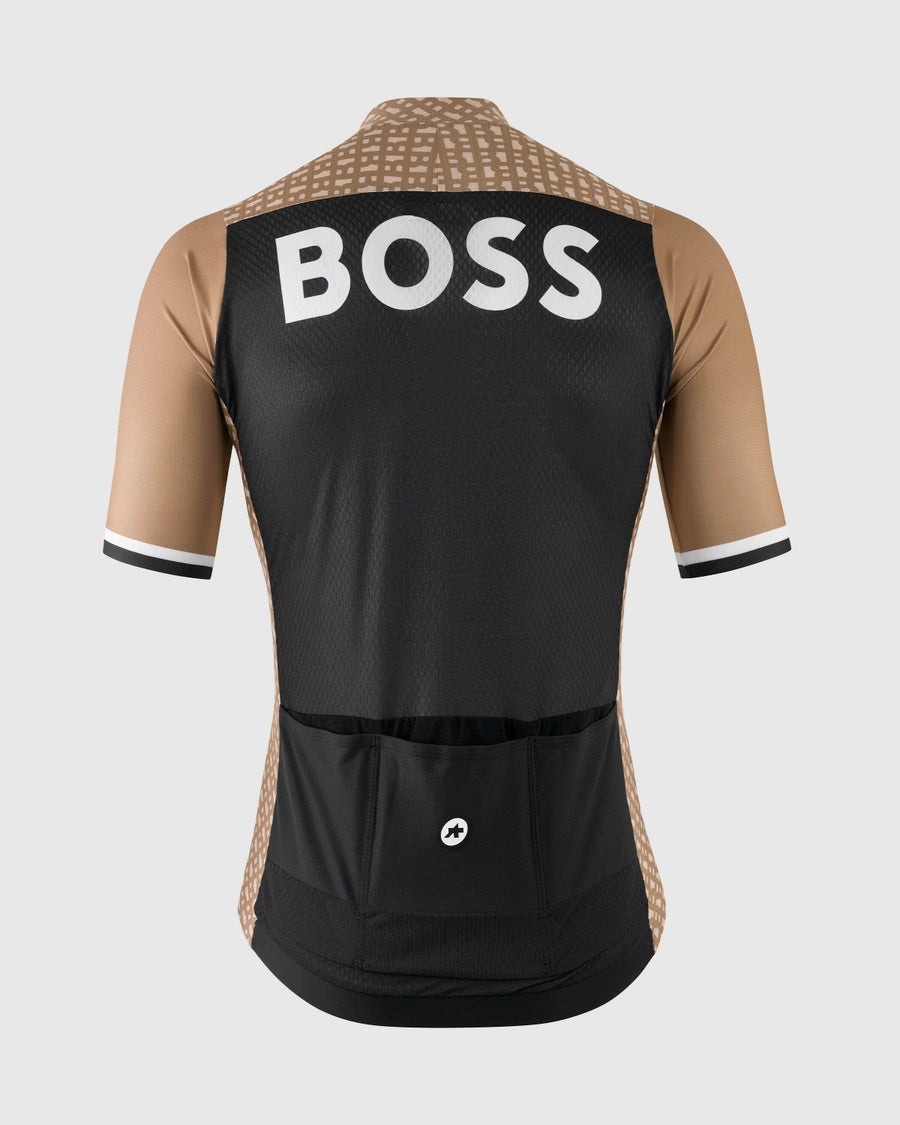 SALE【ASSOS / アソス】2024 MILLE GT JERSEY S11 BOSS × ASSOS camel（コンフォート系 半袖ジャージ）