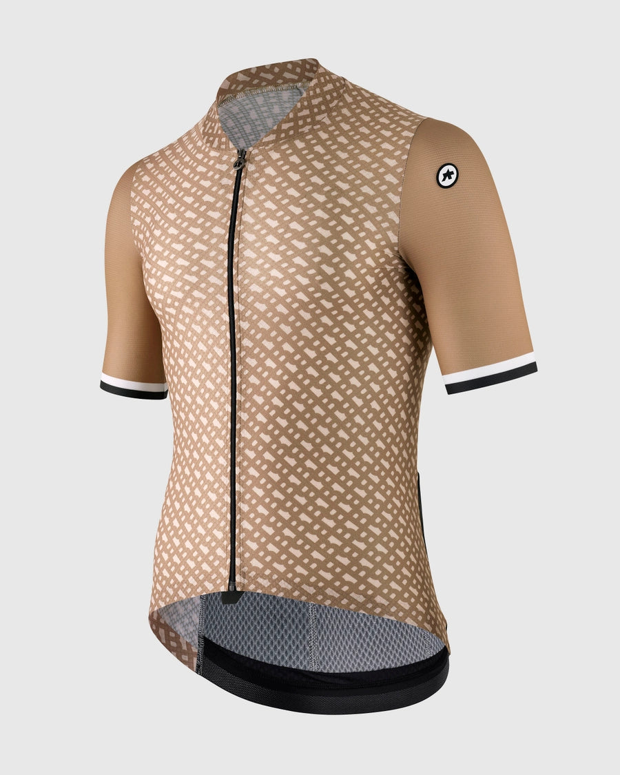 SALE【ASSOS / アソス】2024 MILLE GT JERSEY S11 BOSS × ASSOS camel（コンフォート系 半袖ジャージ）