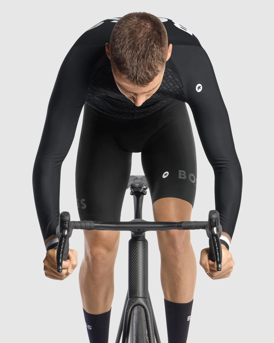 【ASSOS / アソス】BOSS × ASSOS / MILLE GT SPRING FALL LS JERSEY C2 black（春秋・初冬向け フリース生地で柔らかな長袖ジャージ）